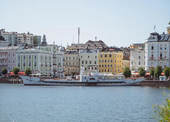 Mitzis Traunsee Glueck In Gmunden