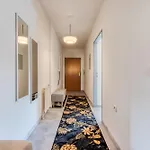 Mitzis Traunsee Glueck In アパート *